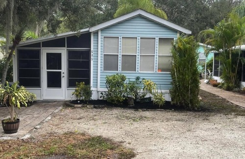 Laurel House | Royal Coachman Resort in Nokomis, FL.n25 minute drive from Sarasota Airport.