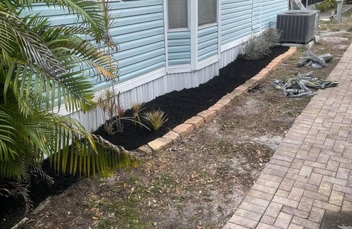 Laurel House | Royal Coachman Resort in Nokomis, FL.n25 minute drive from Sarasota Airport.
