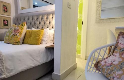 Umhlali Beach House | Royal Palm Suite, Villa Roc Guesthouse, Salt Rock Ballito, Solar Power