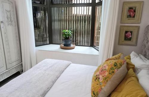 Umhlali Beach House | Royal Palm Suite, Villa Roc Guesthouse, Salt Rock Ballito, Solar Power