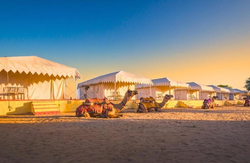 Kanoi Hotel | Royal Pavilion The Cozy Camp at Sam Sand Dunes
