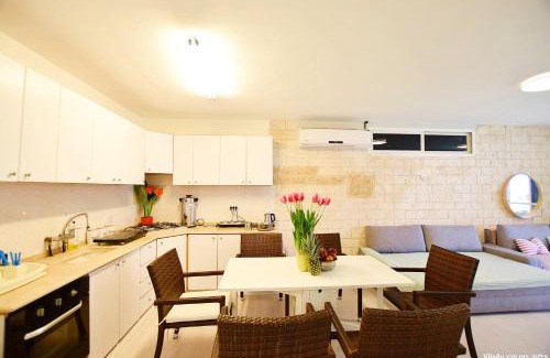 Netanya Apartment | Royal suite with sea view- private jaccuzi-Also suitable for orthodox people