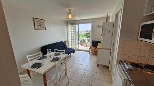 Pontaillac Apartment | Royan - APPARTEMENT VUE MER - à SEULEMENT 300m PLAGE et COMMERCES