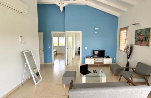 Baie-Mahault Apartment | Rubis - Vue piscine, balcon, proche Destraland