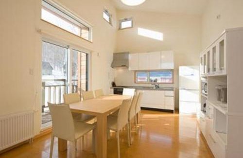 Hirafu Ski Chalet | Ruby Chalet