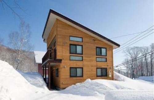 Hirafu Ski Chalet | Ruby Chalet