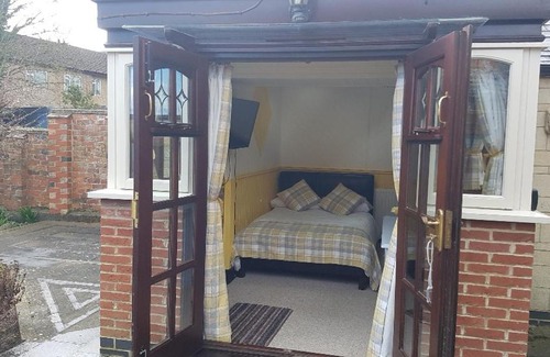 Irthlingborough Bed & Breakfast | Ruby Cottage