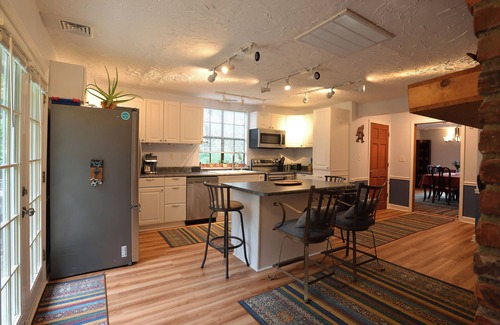 Chattanooga Cottage | Ruby Falls Cottage nCozy 2-bedroom on lookout mountain with AC, WiFi
