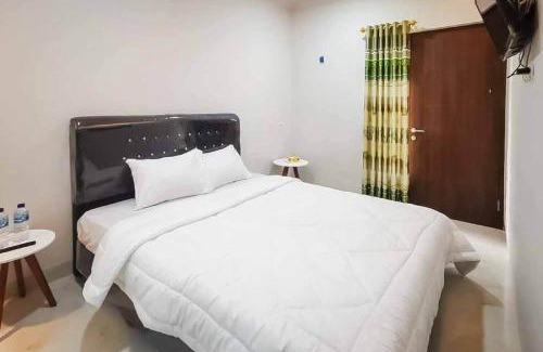 Cikarang Hotel | Rudi Rooms near Stasiun Cikarang Mitra RedDoorz