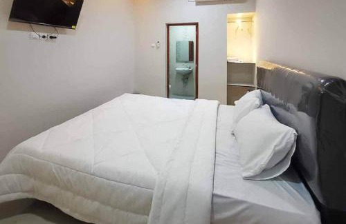 Cikarang Hotel | Rudi Rooms near Stasiun Cikarang Mitra RedDoorz
