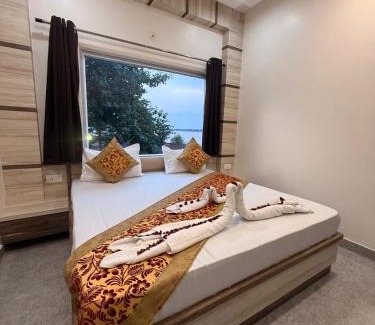 Varanasi Hotel | Rudra Ganga Atithi Hotel