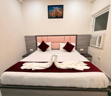 Varanasi Hotel | Rudra Ganga Atithi Hotel