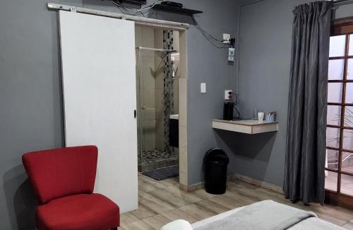 Tsantsabane Hotel | Rue Guesthouse