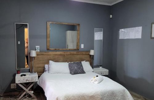 Tsantsabane Hotel | Rue Guesthouse