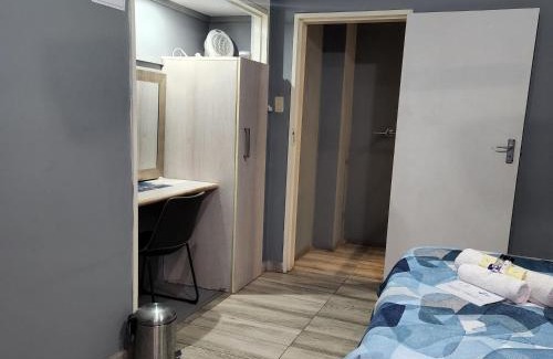 Tsantsabane Hotel | Rue Guesthouse