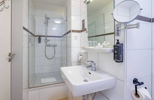 Stadtmitte Hotel | Rugs Hotel Düsseldorf