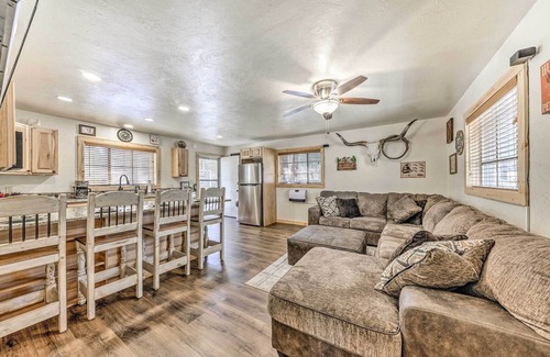 Ruidoso Cottage | Ruidoso Vacation Rental w/Covered Hot Tub!