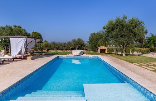 Manacor House | Rural Holiday Home Son Colom with Wi-Fi, Terrace