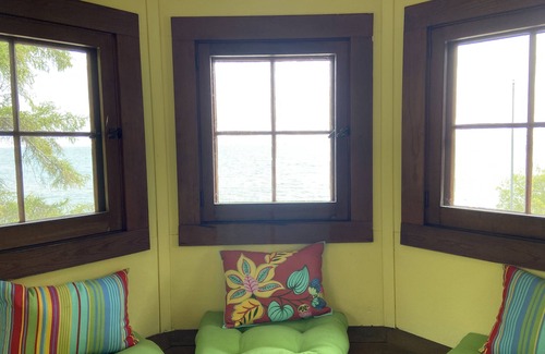 Oostburg Cottage | Rustic 3BR cottage on beach, 40 min from downtown Milwaukee.