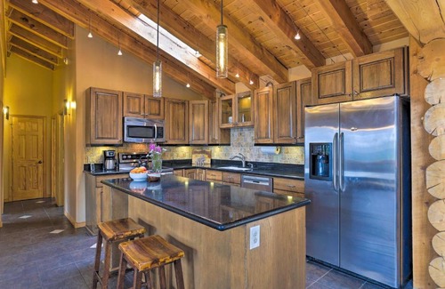 Quandary Village House | Rustic Breckenridge Escape with Hot Tub and MTN Views!