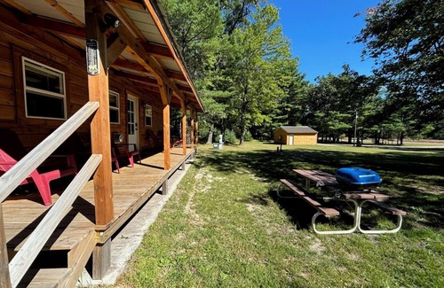 Warrens Cabin | Rustic Cabin Getaway with Prime Hunting & ATV Trails