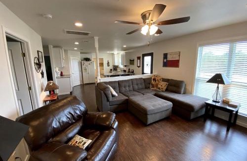 San Marcos House | Rustic Ideal Cottage with Private Garden and Fire Pit in San Marcos, Texas