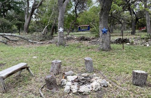 San Marcos House | Rustic Ideal Cottage with Private Garden and Fire Pit in San Marcos, Texas