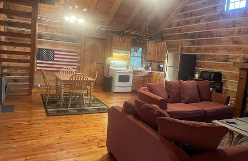 Granite Falls Cabin | Rustic log cabin in beautiful Granite Falls