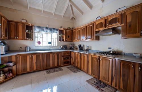 Highgate House | Rustic Raspuru
