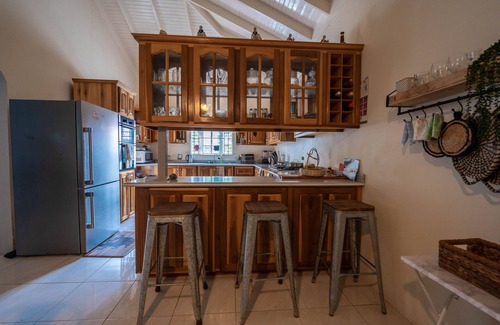 Highgate House | Rustic Raspuru