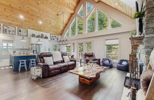 Lake Lure House | Rustic Retreat