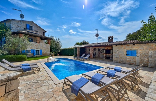 Kirmenjak Villa | Rustic Villa Simone with outdoor pool in Porec