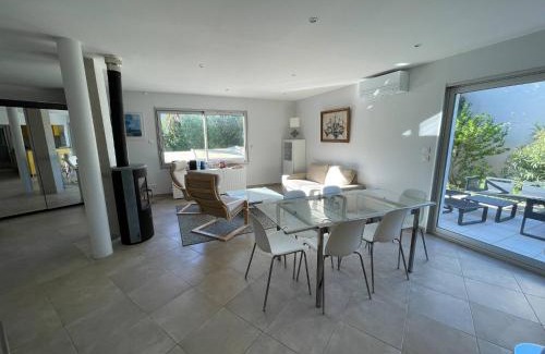 Sete Villa | Sète, Villa 4 étoiles avec piscine à deux pas de la plage !
