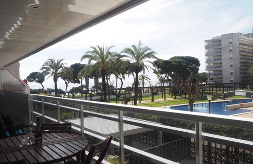 Blanes Apartment | S'abanell central park ii. vistas a la piscina.