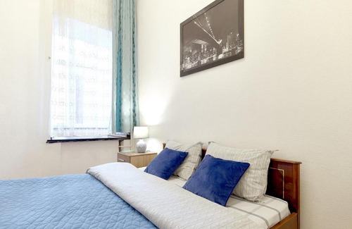 Besarabka Apartment | S12-58 MODERN APARTHOTEL WITH TWO 2BEDROOMS IN CENTRAL KIEV - BESSARABSKA SQUERE - GULLIVER MALL - OLYMPIC STADIUM - PALACE OF SPORTS - Saksahanskoho St, 12Б