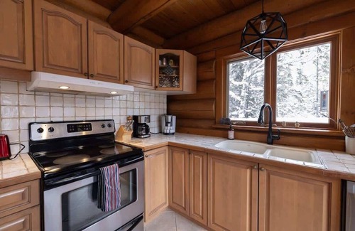 Mont-Tremblant Ski Chalet | Sainte-Lucie Luxury, Chalet with Hot Tub, River & Sauna!