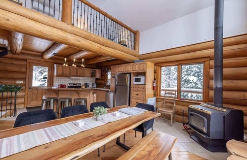 Mont-Tremblant Ski Chalet | Sainte-Lucie Luxury, Chalet with Hot Tub, River & Sauna!