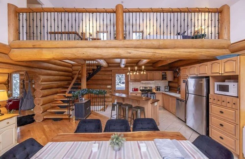 Mont-Tremblant Ski Chalet | Sainte-Lucie Luxury, Chalet with Hot Tub, River & Sauna!