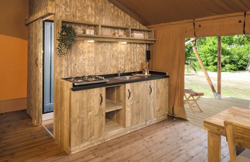 Zuna Resort | Safaritent met privé sanitair en extra groot terras | 8 personen