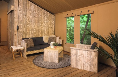 Zuna Resort | Safaritent met privé sanitair en extra groot terras | 8 personen