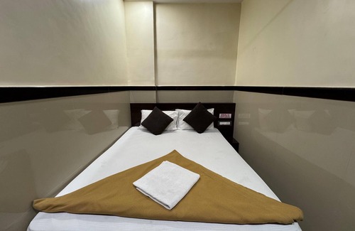 Thane West Hotel | Sai Residency & Dormitory