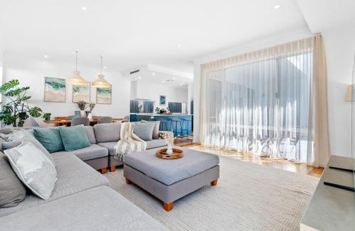 Scarborough House | Salt and Serenity - Short Walk to Beach