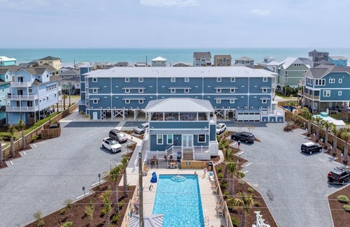 Surf City Apartment | Saltwater Resort Suite 2007, 2nd Floor Queen