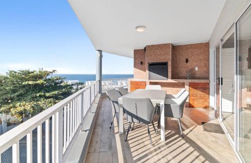 Shaka's Rock Apartment | San Marino 17 by Host Agents