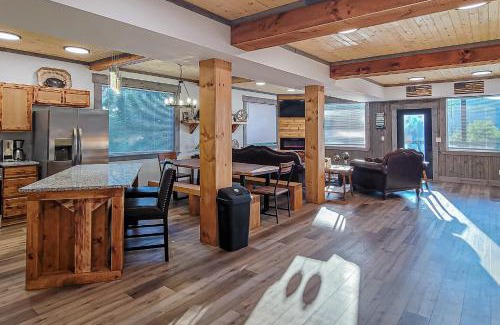 Sevierville House | Sanctuary on Douglas