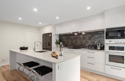 Nukuhau House | Sanctuary on the Grove Taupo