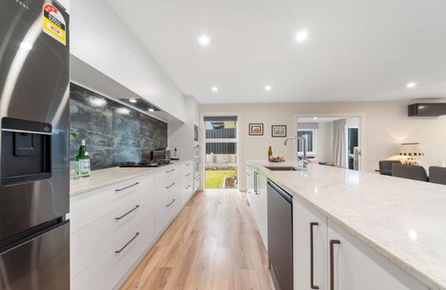 Nukuhau House | Sanctuary on the Grove Taupo