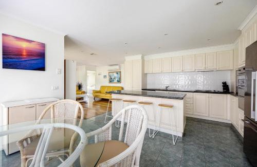Sorrento House | Sand and Foam