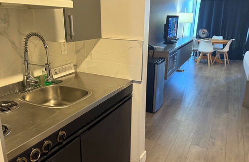 Regional District of Nanaimo Hotel | Sand Pebbles Inn