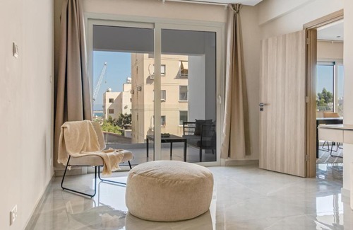Larnaca Apartment | Sanders Crystal